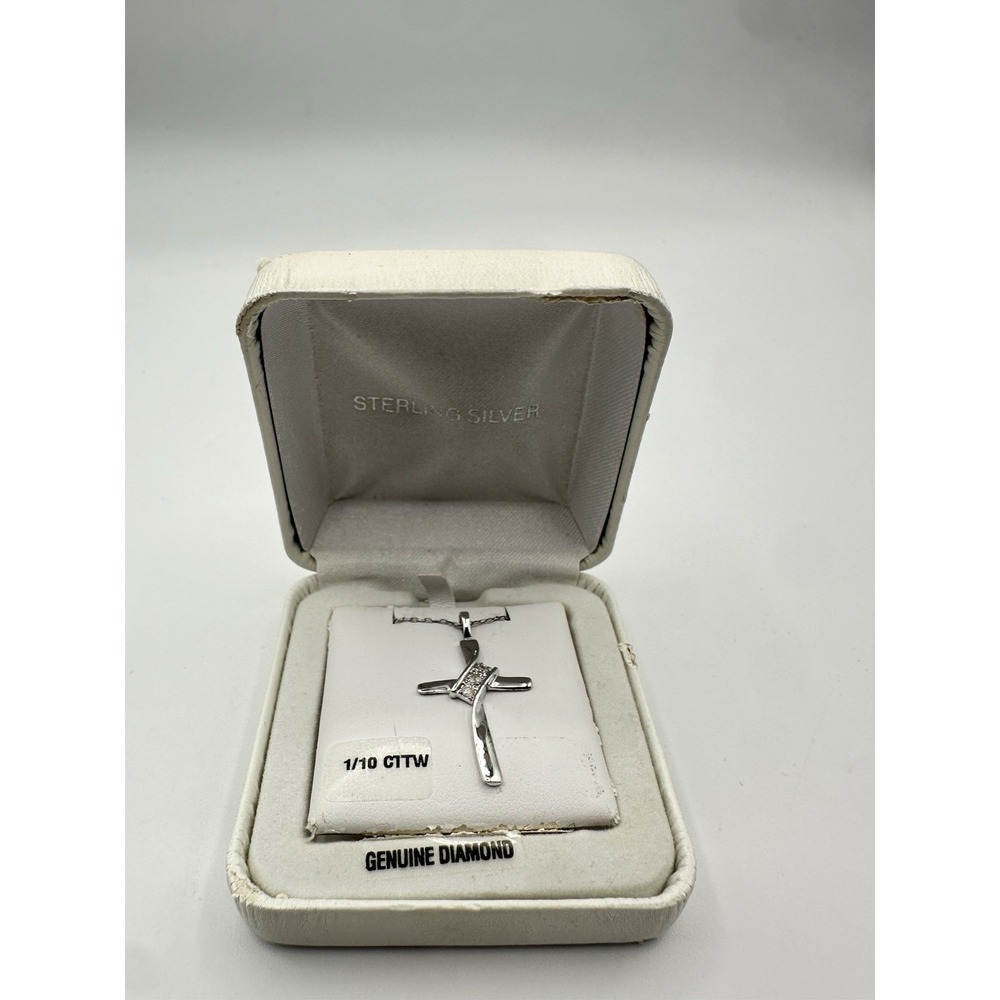 Sterling Silver 925  cross pendant 18" necklace 1/10 cttw Genuine Diamondz